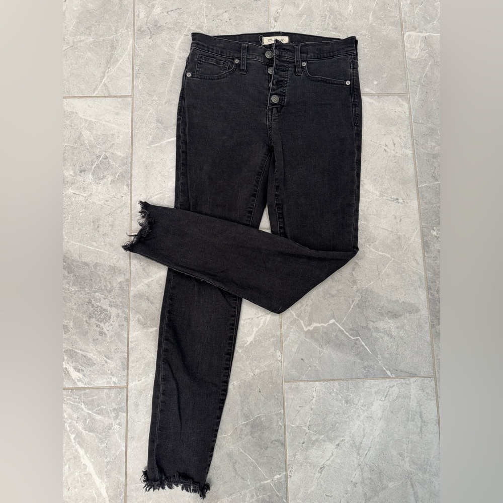 Madewell  black 9” high-rise Jean. Fringe bottom button front  5 pocket EUC